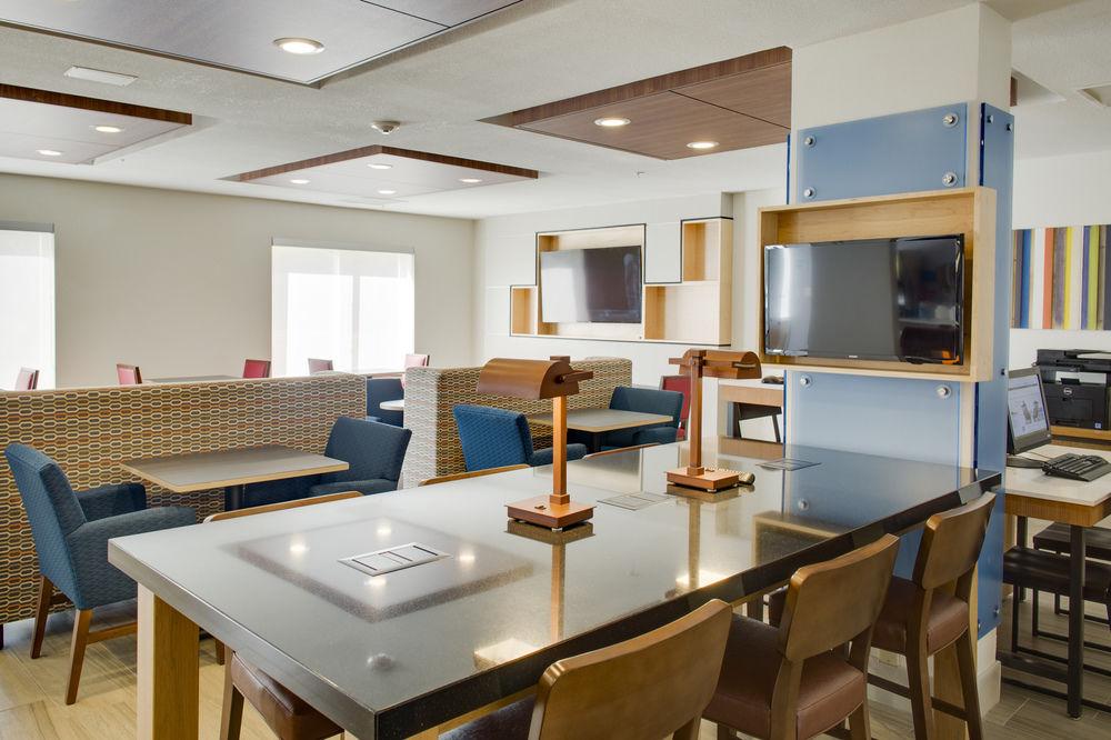 Holiday Inn Express Hotel & Suites Chickasha By Ihg Екстериор снимка