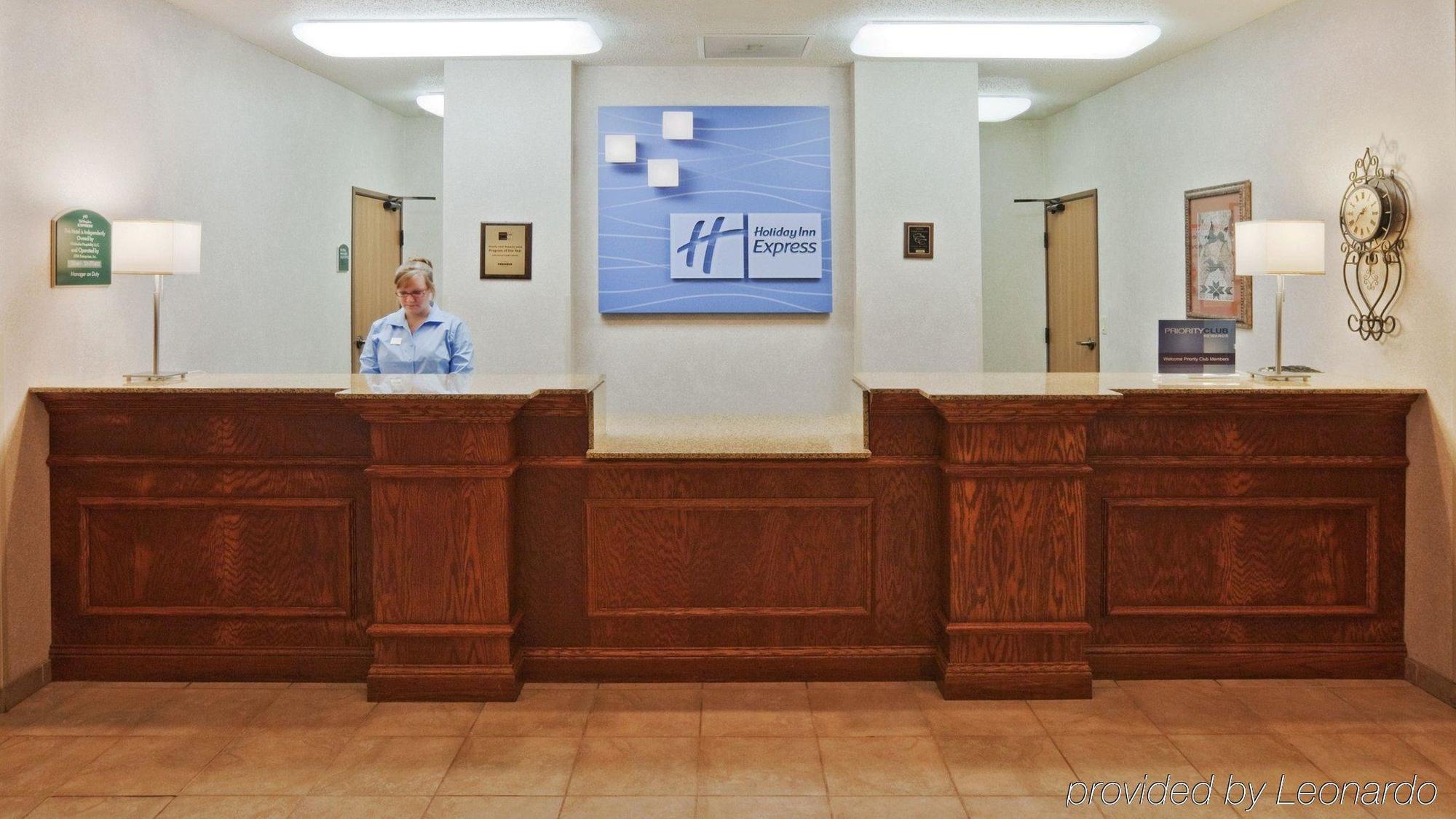 Holiday Inn Express Hotel & Suites Chickasha By Ihg Интериор снимка