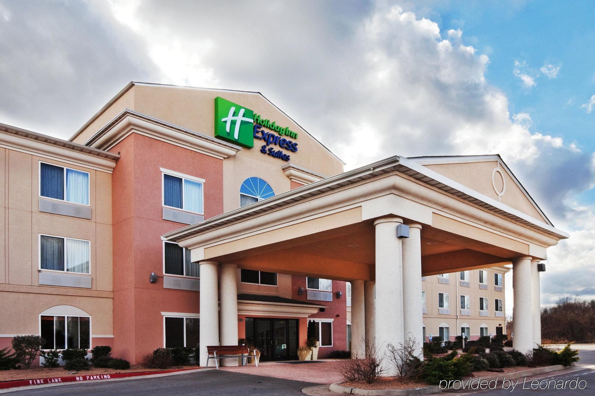 Holiday Inn Express Hotel & Suites Chickasha By Ihg Екстериор снимка