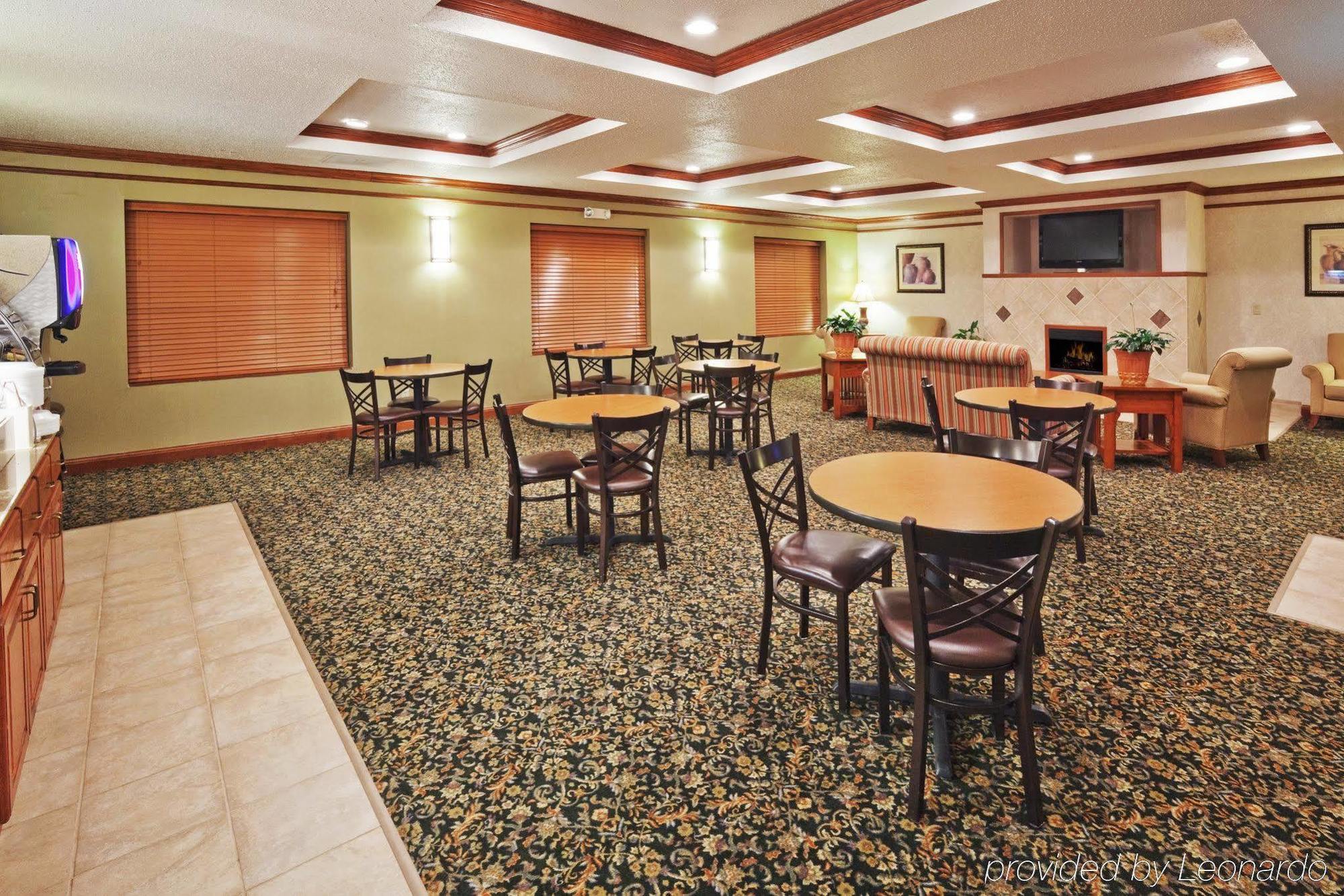 Holiday Inn Express Hotel & Suites Chickasha By Ihg Екстериор снимка