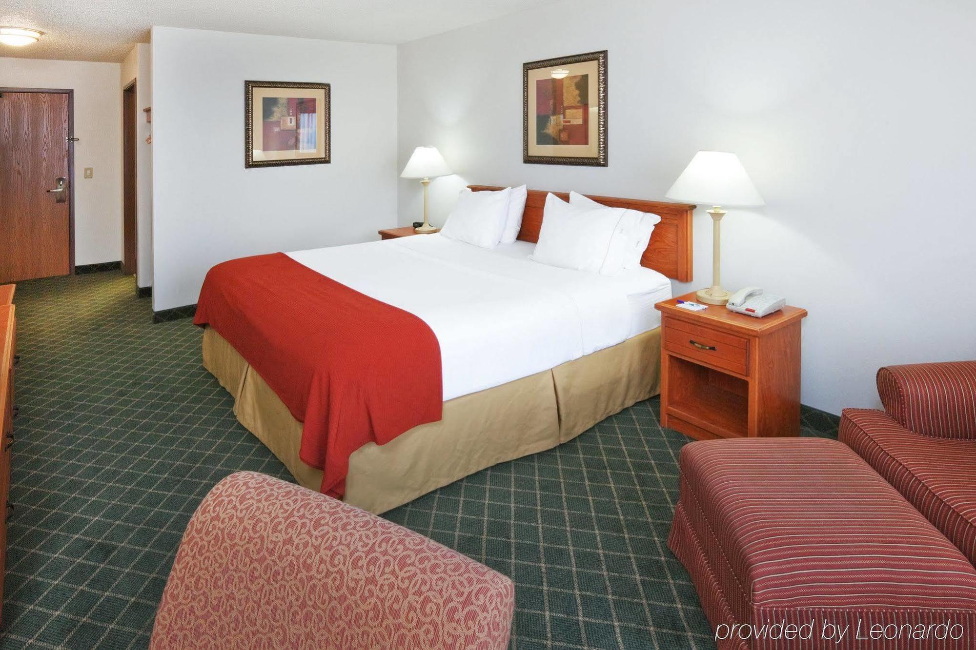 Holiday Inn Express Hotel & Suites Chickasha By Ihg Екстериор снимка