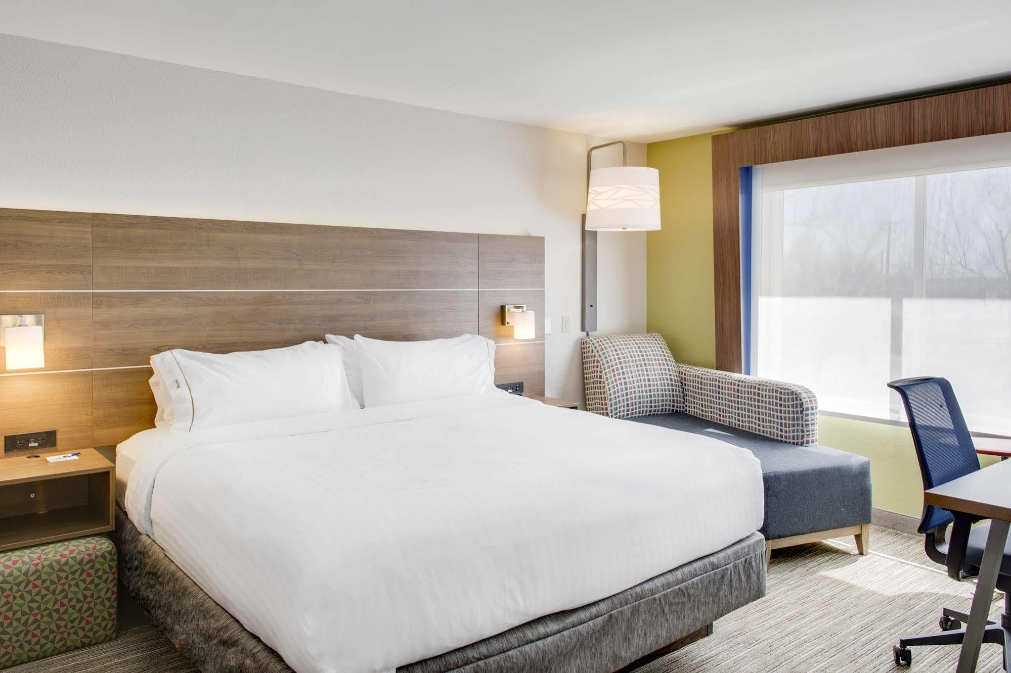 Holiday Inn Express Hotel & Suites Chickasha By Ihg Екстериор снимка